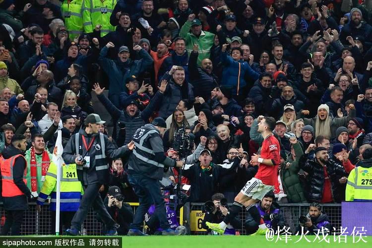 曼联2-1伯恩茅斯半场：控球52%-48%，射门17-7射正4-3